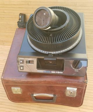 Kodak Carousel Slide Projector 5200 With Tray,  Remote,  And Case Vintage