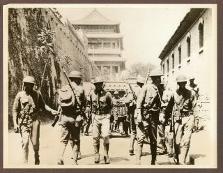 1937 Press Photo Us Marines Detachment Guard American Embassy In Peiping,  China