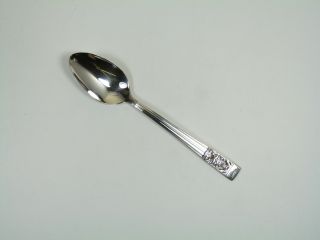 Oneida Community - Hampton Court Pattern - Tea Spoon / Spoons - 5 1/4 "