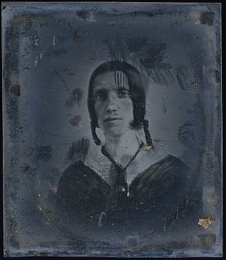 Very Early 1840s 1/6 Plate Daguerreotype Young Woman Curled Hair Ringlets F388