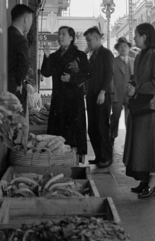 SHOPPING - GRANT AVE - SAN FRANCISCO ' S CHINATOWN 1939 - 4x5 Negative 4