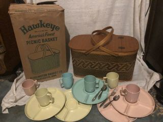 Vintage Hawkeye Picnic Basket Iowa & Box Dishes Top Design Burlington