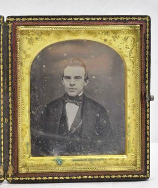 Antique Daguerreotype Of A Man In Folding Case 3.  75 " High Case