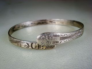 Early 1900s Northwest Coast Indian Handwrought Sterling Silver Bracelet