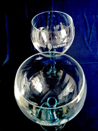 2 x BOMBAY SAPPHIRE GIN HUGE BALLOON GLASSES ENGRAVED BLUE GLASS STEM & FOOT 2