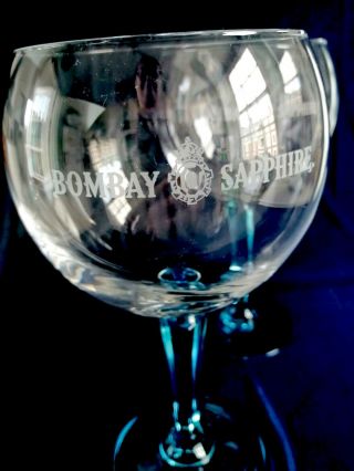 2 x BOMBAY SAPPHIRE GIN HUGE BALLOON GLASSES ENGRAVED BLUE GLASS STEM & FOOT 3