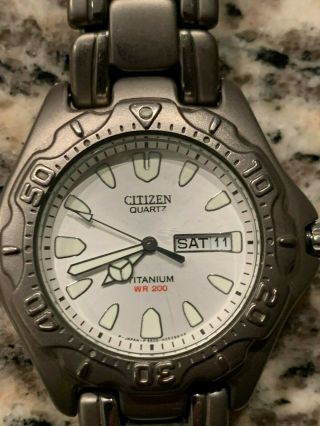 Vintage Citizen Wr 200 Titanium Mens Watch Diver