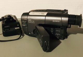Vintage Sony Handycam Vision 26x Steady Shot Ccd - Trv22 Video8 Ntsc Video Camera