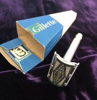 Vintage British Gillette Tech Safety Razor No 32 Nos With Blade
