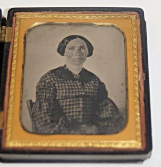 Union Case with Sixth Plate Ambrotype of a Woman 3