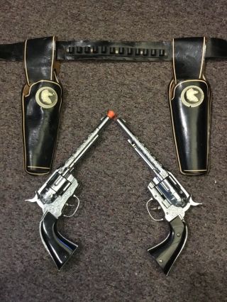 Vintage Hubley Ric - O - Shay 45 Toy Cap Gun Set W/black Leather Holsters