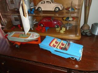1959 Ford Fairlane Convertible w/ SailBoat & Trailer Tin Friction Car Haji Japan 3