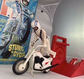 1973 Ideal Toy Evel Knievel Stunt Cycle,  Rare Canadian French / English