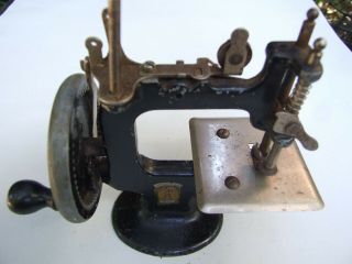 Vintage Toy Sewing Machine Peter Pan Model Made In Australia Hand Cranked