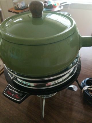 Vintage Mid - Century Modern Avocado Green Fondue Pot Set 2 Qt Electric Or Sterno