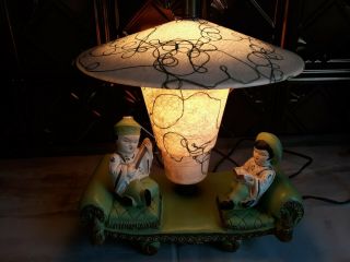Vintage Mcm Asian Tv Lamp Chalkware Fiberglass Shade Seated Couple Metro Ware?