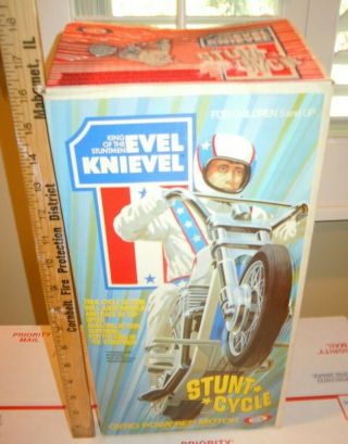 VINTAGE IDEAL EVEL KNIEVEL KING OF THE STUNTMEN EVEL KNIEVEL STUNT CYCLE 3