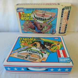 1975 Ideal Toy Corp Evel Knievel Stunt World Iob