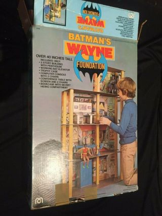 Batman ' s Wayne Foundation Mego Box 2