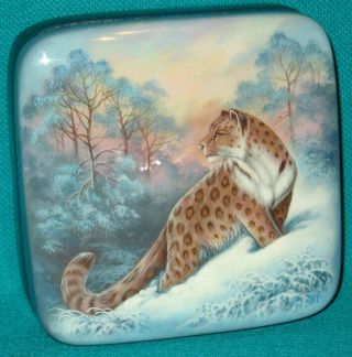 Wonderful " Snow Leopard " Russian Hand Painted Fedoskino Lacquer Box