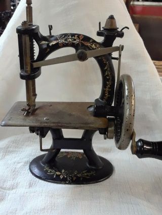 1900 Miniature Cast Iron Toy Sewing Machine Foley Williams Reliable Model