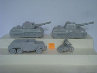 Marx Battleground / Desert Fox / Complete Set Of German Tanks / Vehicles (b)