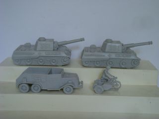 Marx Battleground / Desert Fox / Complete Set Of German Tanks / Vehicles (a)