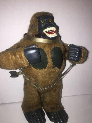 Mighty Kong Made by Marx in the 1960s King Kong wind up Growls bangs chest 2