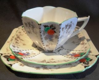 Fine Vintage Art Deco Shelley Queen Anne Peaches Grapes Pattern Trio Porcelain 1