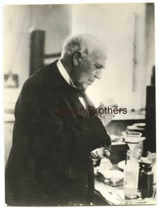 Vintage 1900s Inventor Thomas Edison In The Laboratory Photo - Brown Brothers