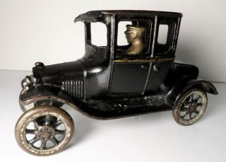 Arcade Cast Iron 1923 Model T Ford Turtle Back Doctors Coupe W/ Driver