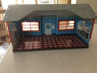 1960 ' s MARX LITTLE RED SCHOOL HOUSE Tin Litho Toy PLAYSET W/ORIGINAL WINDOWS 2