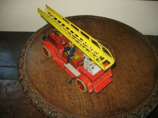 TIPPCO FIRE ENGINE TRUCK 1920 ' s GERMANY TINPLATE WIND UP TIN TOY no car 3