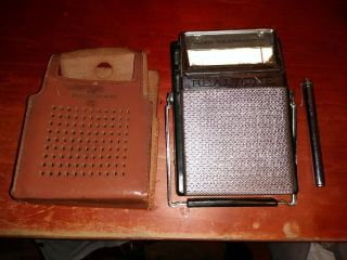 Vintage Realtone Tr - 970 Nine Transistor Radio,  Read,