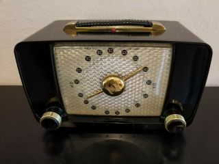 Vintage Bakelite Zenith Am Tube Radio Circa 1940 