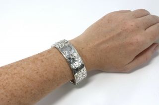 A Heavy Vintage C1964 Sterling Silver 925 Engraved Bangle Bracelet 27g 21854