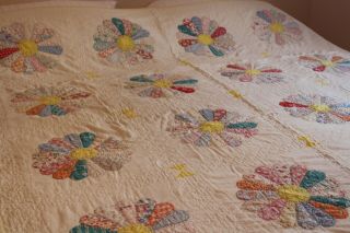 Vintage Hand Stitched Cotton Quilt Dresden Plate 68x80 Yellow Binding