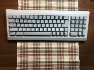 Vintage Apple Computer Macintosh 128k 512k Mac Plus M0110a Keyboard