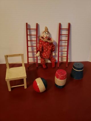 Schoenhut Humpty Dumpty Circus Clown,  Chair,  Barrel,  Stand,  Ball,  And 2 Ladders
