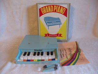 Vintage Schoenhut Toy Grand Piano 17 Key A Rare Find