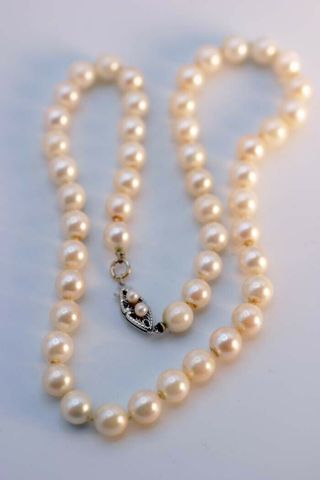 Vintage Estate Pearl 14k White Gold Clasp Necklace Hand Knotted 32.  9 Gms