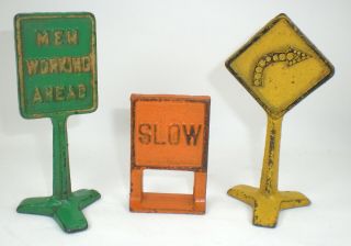 3 Vintage Arcade Cast Iron Toy Signs Model Railroad Men,  Slow,  Curve