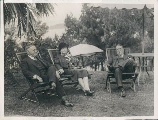 1932 Photo Harry Wise Weber Vacationing Belmont Hotel Bermuda Relax
