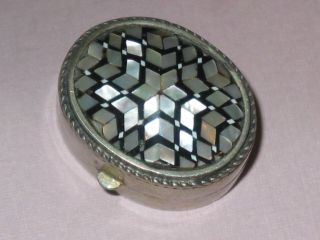 Tiny Vintage Sterling Hinged Oval Pill Box Inlaid Mother Of Pearl Top