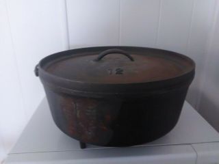 Vintage 12 Cast Iron Covered Dutch Oven Footed Cauldron Lid & Handle 7 - 8 Qt