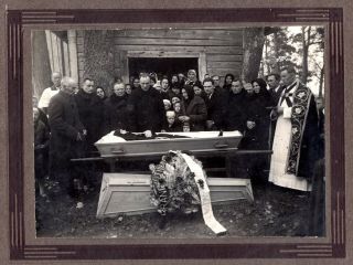 Early 1900 Open Coffin Lady Post Mortem Catholic Priest,  Photo On Cardboard