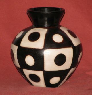 Peruvian Art Vase - Signed By Valeriano - Hand Made Pottery