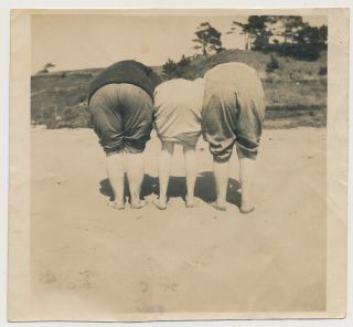 Faceless Women Aim Butts Legs Back At Camera Vtg 1910 