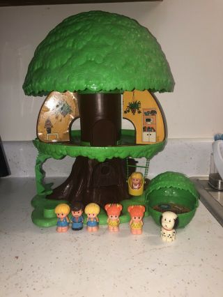 Vintage 1975 General Mills Tree Tots Family Tree House Kenner W/figures Doghouse