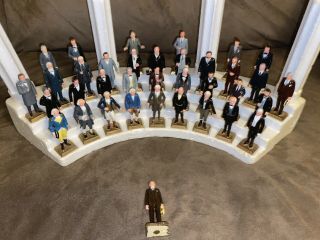 1960 Vintage Marx U.  S.  Presidents Toy 35 Figurines Complete Set With Podium